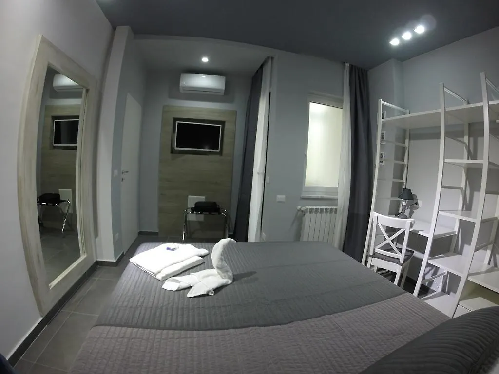 Alis Vanvitelli Suite Naples